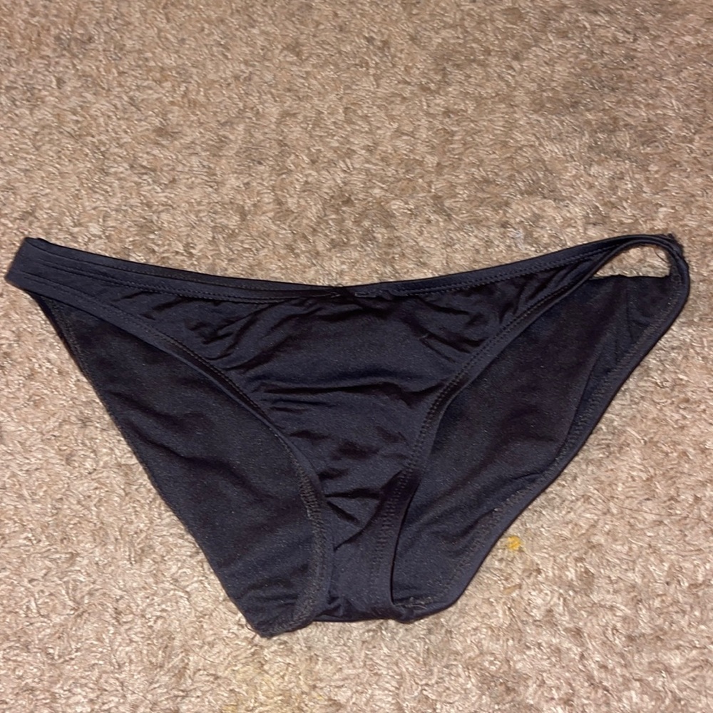 Black bikini bottoms